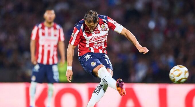 Chivas confirma salida de Chicharito: se acaba su segunda etapa en el Rebaño