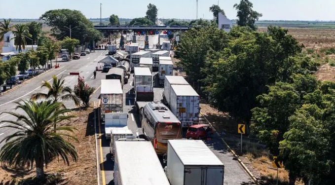 Transportistas y productores anuncian movilizaciones por crisis en carreteras y campo