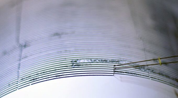 Terremoto de 7.6 sacude Japón y desata emergencia por posible tsunami
