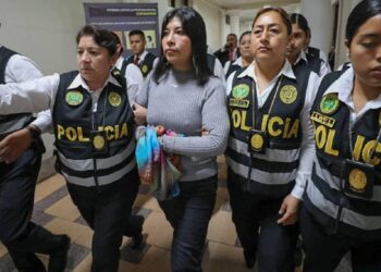 Perú mantiene cerco policial en embajada de México por caso de Betssy Chávez