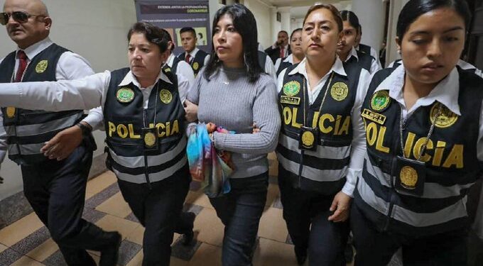 Perú mantiene cerco policial en embajada de México por caso de Betssy Chávez