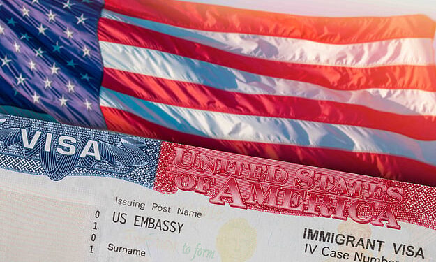 Justicia federal autoriza a Trump a cobrar 100 mil dólares por visas H-1B
