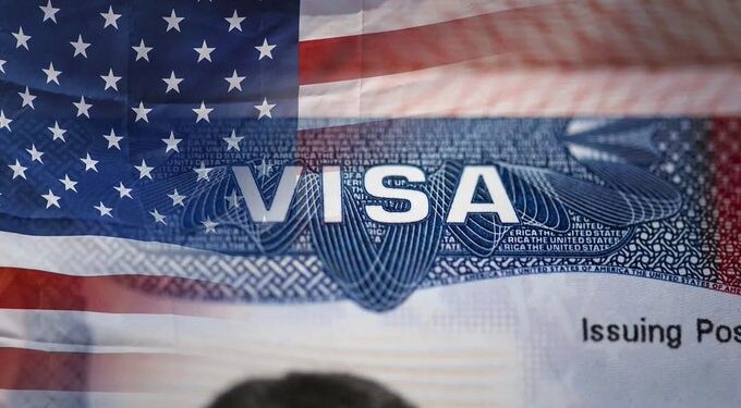Trump congela visas de inmigrante para 75 países y endurece política migratoria