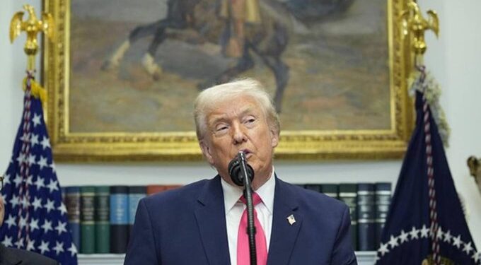 Trump anuncia giro militar contra cárteles y México responde con llamado al diálogo