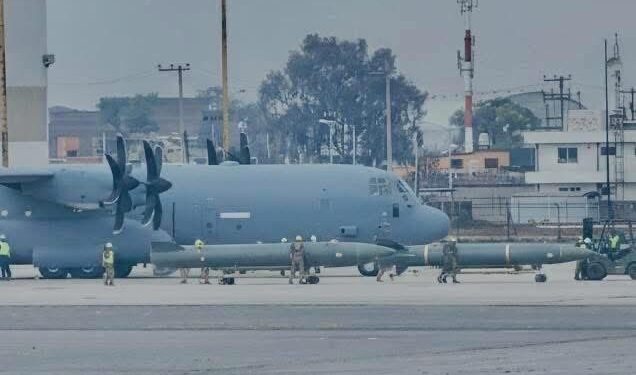 Avión militar de Estados Unidos aterriza en Toluca y autoridades no informan motivo