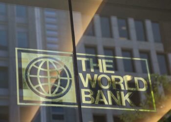 Banco Mundial eleva previsión global, pero alerta por crecimiento débil y mayor desigualdad