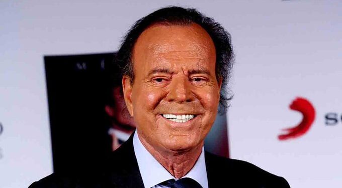 Fiscalía española abre investigación contra Julio Iglesias por presuntas agresiones sexuales