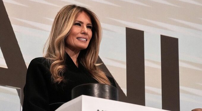 Melania Trump lanza documental millonario financiado por Amazon antes de la investidura
