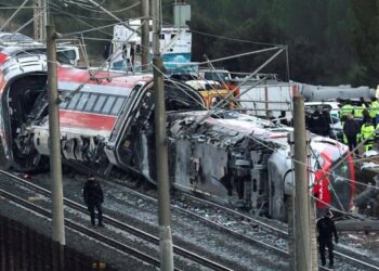 España decreta luto nacional por tragedia ferroviaria y promete investigación total