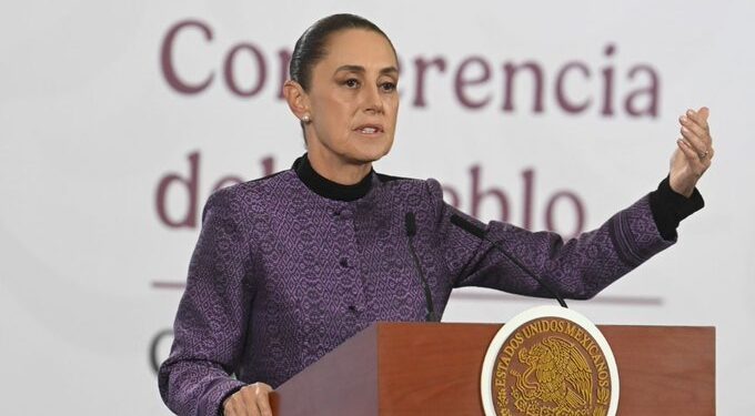 Mañanera de Sheinbaum pone en marcha credencial universal y ajusta estrategia sanitaria