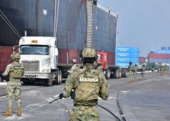 Defensa de marinos acusa a la FGR de ocultar parte del expediente por huachicol fiscal