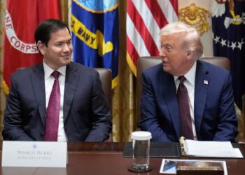 Trump ordena reabrir el espacio aéreo de Venezuela y reactiva vuelos comerciales