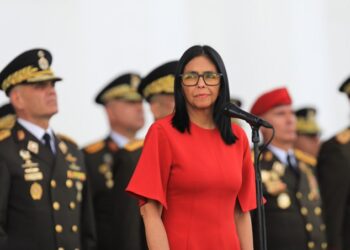 Fuerza Armada de Venezuela reconoce a Delcy Rodríguez como comandante en jefe
