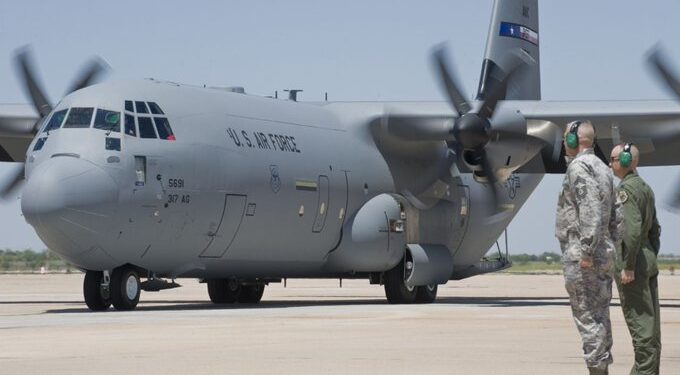 Sheinbaum ajusta logística de capacitaciones con Estados Unidos tras arribo de avión militar