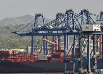 Panamá recupera la administración de puertos estratégicos del Canal