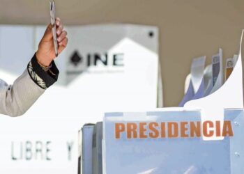 Reforma electoral enfrenta divisiones por recortes al INE y cambios en el Congreso