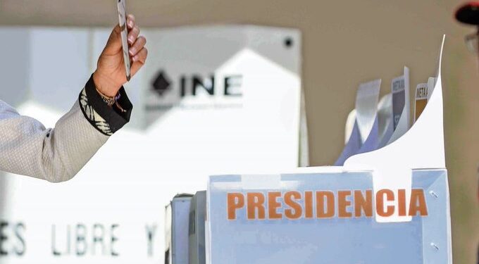 Reforma electoral enfrenta divisiones por recortes al INE y cambios en el Congreso
