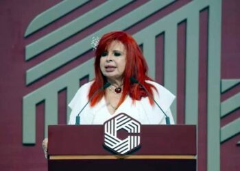 Layda Sansores responde a señalamientos y escala disputa con Monreal