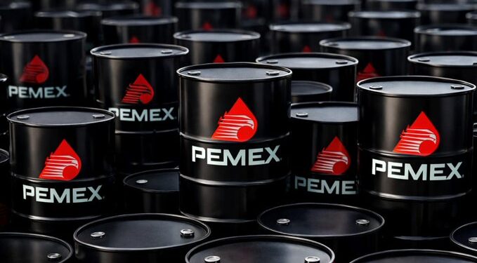 Pemex eleva refinación a niveles récord y reduce dependencia de importaciones
