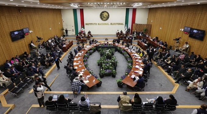 Solo cinco organizaciones buscan registro como partidos; INE inicia revisión