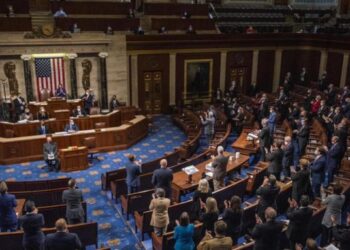 Senado de EE.UU. respalda a Trump y se intensifica la tensión en la guerra contra Irán