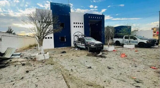 Explosión con coche bomba en Luis Moya deja daños en rastro municipal y al menos 15 viviendas
