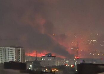 Escala la guerra en Medio Oriente: Irán ataca base de EE. UU. mientras aumentan bombardeos y tensiones globales