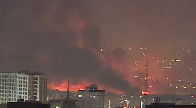Escala la guerra en Medio Oriente: Irán ataca base de EE. UU. mientras aumentan bombardeos y tensiones globales