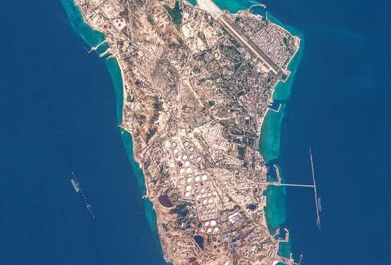 EE. UU. bombardea la isla petrolera de Kharg: Trump afirma que “arrasó” objetivos militares iraníes