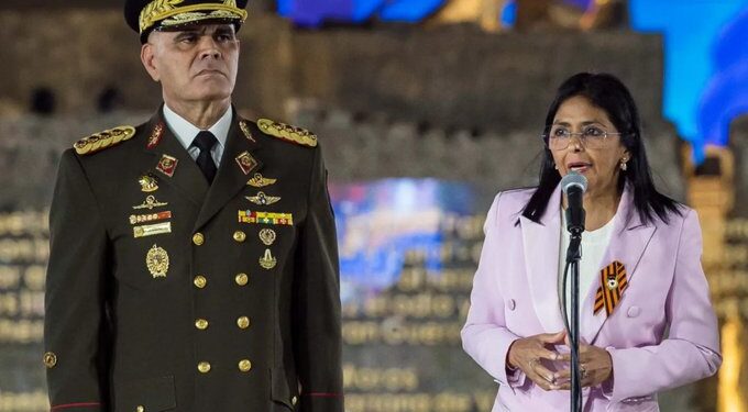 Relevo en Defensa: Venezuela cambia a su ministro tras más de una década