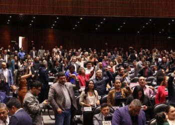 Diputados de CDMX avalan límites a jubilaciones y sueldos públicos