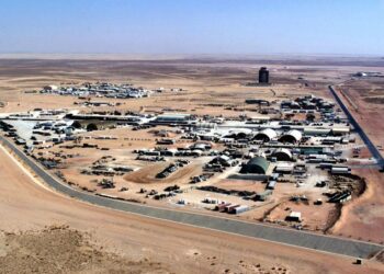 Ataque iraní golpea base en Arabia Saudita y eleva tensión regional