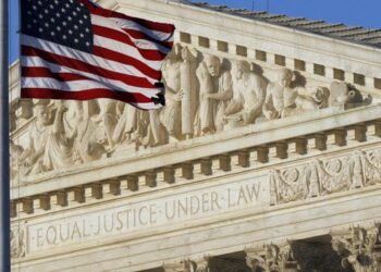 Corte Suprema de EU cuestiona veto a terapias de conversión en menores