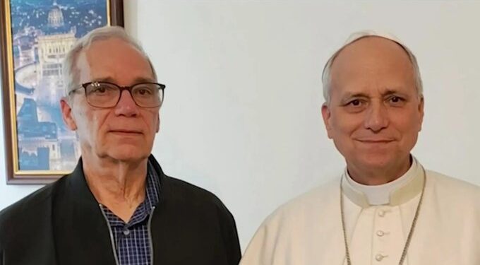 Amenaza de bomba contra familiar del papa en Chicago moviliza a autoridades; no hallan explosivos