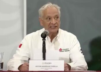 Derrame en el Golfo: Pemex corrige versión, revela fuga en ducto y sanciona a funcionarios