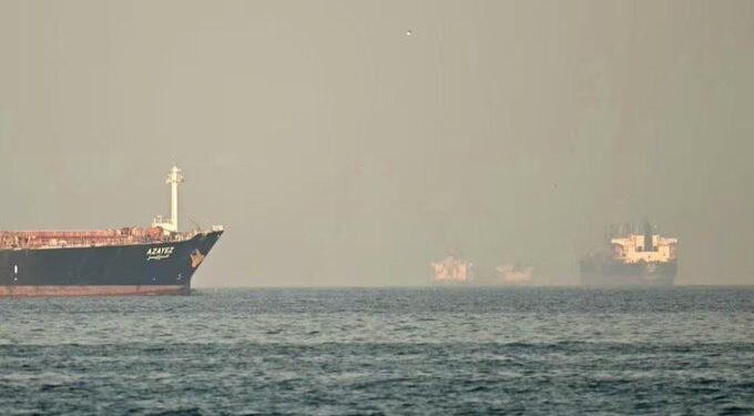 Irán endurece control en Ormuz y eleva tensión con EU tras ataques a buques