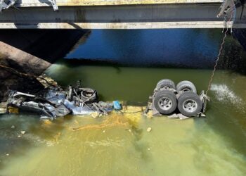 Alerta en Sonora por derrame químico en canal clave; suspenden uso de agua