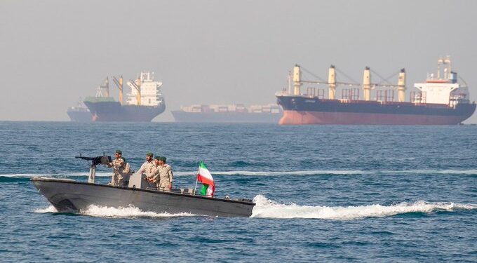 EE.UU. refuerza bloqueo marítimo tras capturar buque con petróleo iraní