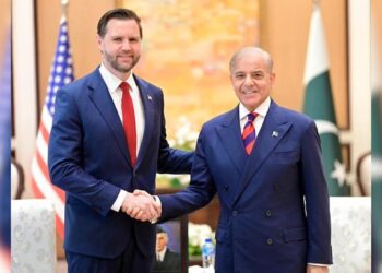 Irán y Estados Unidos abren diálogo directo en Pakistán bajo tensión militar