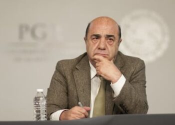 Desmienten muerte de Murillo Karam; permanece hospitalizado y bajo observación médica