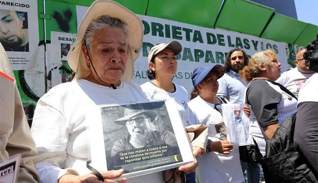 Familias de desaparecidos cuestionan al gobierno y piden apoyo internacional