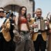 “Por ella”, la cumbia pop que enciende el camino al Mundial 2026