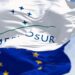 Acuerdo UE-Mercosur arranca con beneficios comerciales y fuerte división en Europa