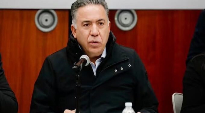 Inzunza se mantiene en el Senado y enfrentará acusaciones ante la FGR