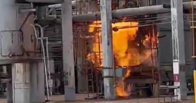 Pemex controla incendio en complejo petroquímico de Veracruz; no reportan heridos ni riesgo para la población