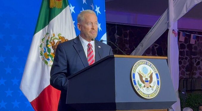 Ronald Johnson destaca cooperación con México y presume golpes al narcotráfico