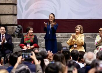 SEP confirma aumento salarial de 9% para maestros en México