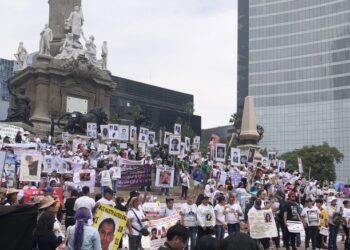 “Nada que celebrar”: madres buscadoras toman las calles y exigen justicia en México