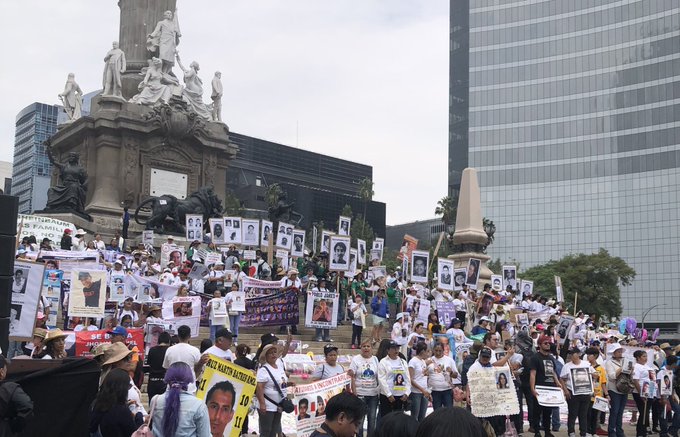 “Nada que celebrar”: madres buscadoras toman las calles y exigen justicia en México