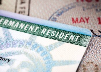 EU obligará a migrantes temporales a salir del país para tramitar la residencia permanente